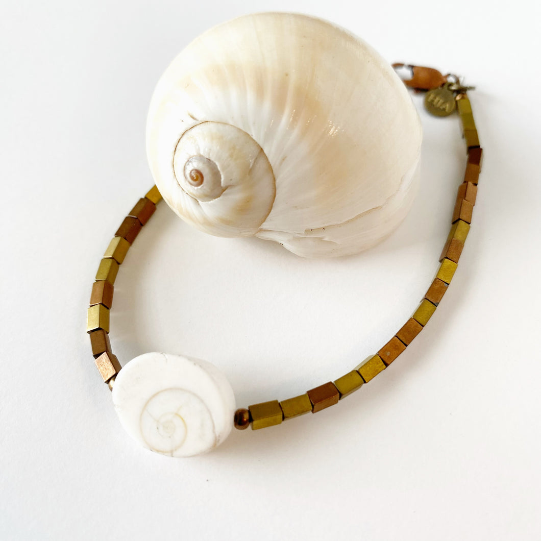 Spiral Shell and Bronze Rectangle Beads Clasp Bracelet