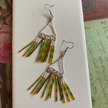 Load image into Gallery viewer, &quot;El Cilantro&quot; Dance - Beaded Earrings
