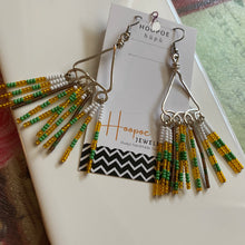 Load image into Gallery viewer, &quot;El Cilantro&quot; Dance - Beaded Earrings
